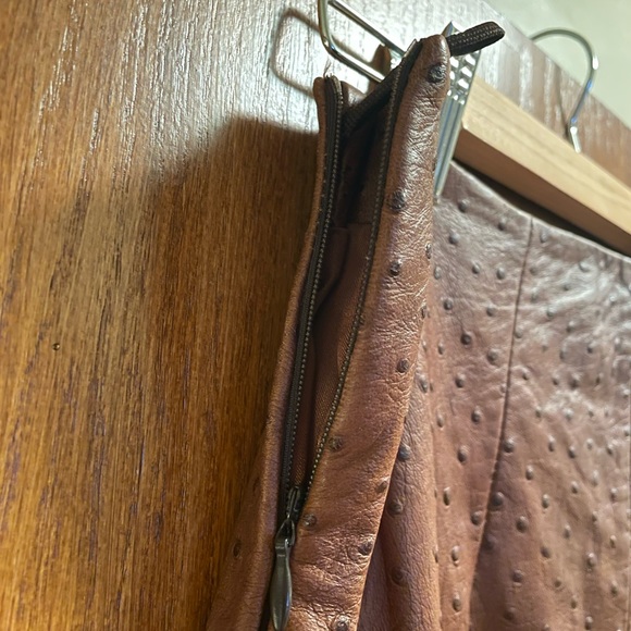 Vintage never worn Guy Fulop brown “leather” skirt. US Size 10; euro 46. - Picture 3 of 10